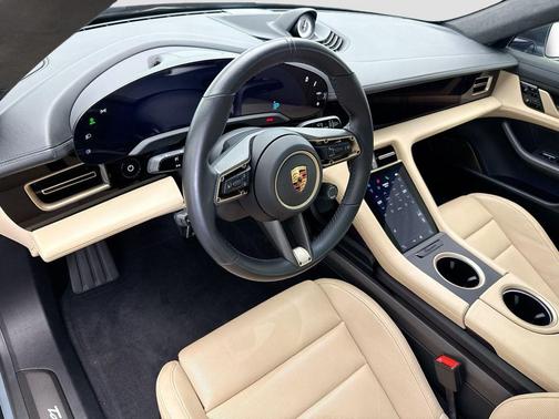 2020 Porsche Taycan Turbo S