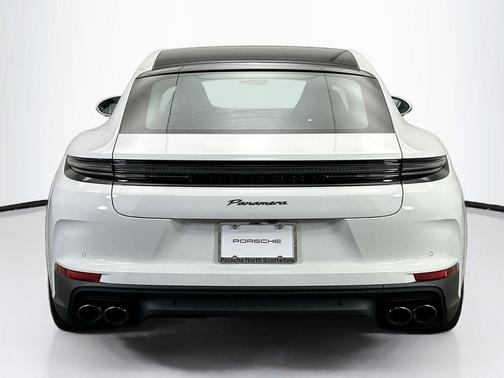 2026 Porsche Panamera 