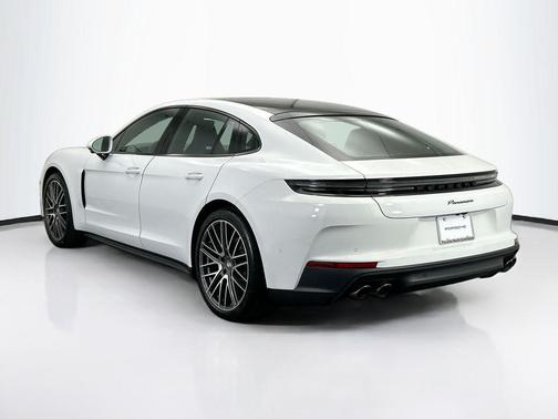 2026 Porsche Panamera 