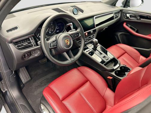 2025 Porsche Macan T