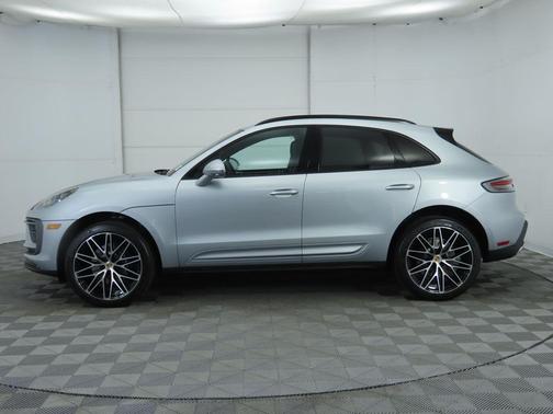 Silver Metallic 2025 Porsche Macan Macan