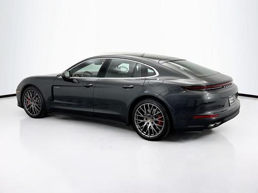 2026 Porsche Panamera 4S