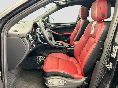 2026 Porsche Macan S