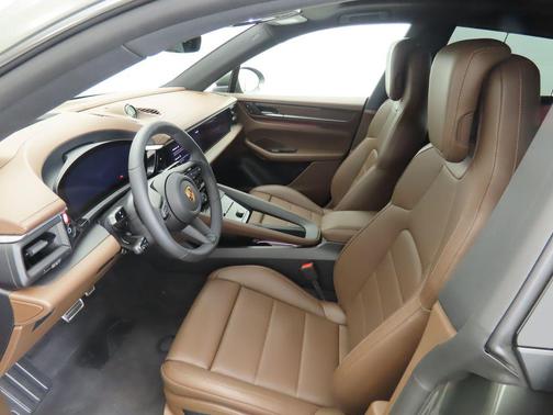 2025 Porsche Macan 4S