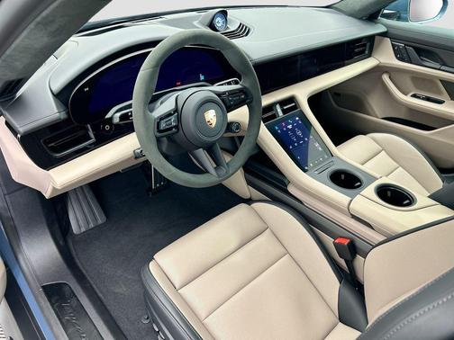 2025 Porsche Taycan GTS