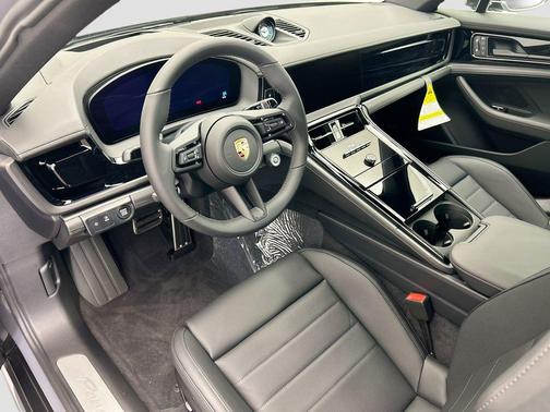 2026 Porsche Panamera 