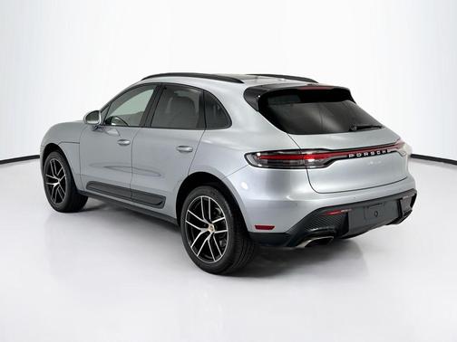 Dolomite Silver Metallic 2025 Porsche Macan Macan