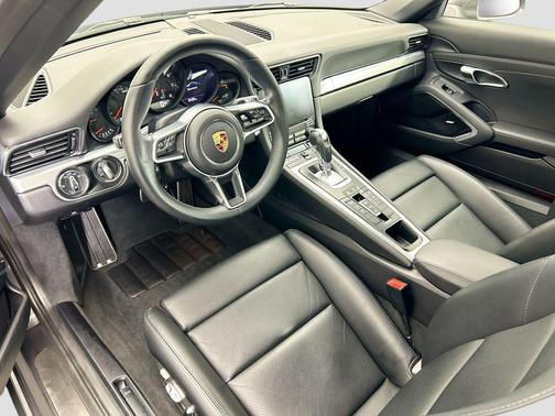 2017 Porsche 911 Carrera