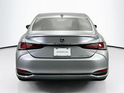 2023 Lexus ES 300h Base