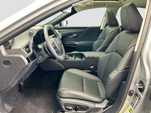 2023 Lexus ES 300h Base