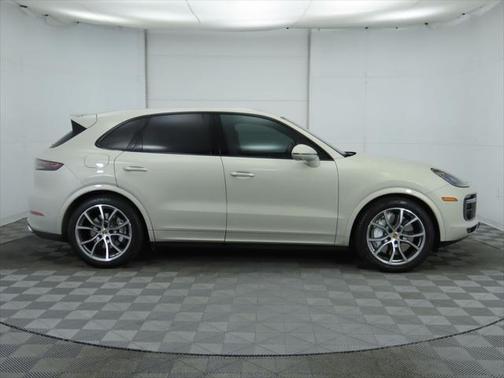 2022 Porsche Cayenne Turbo