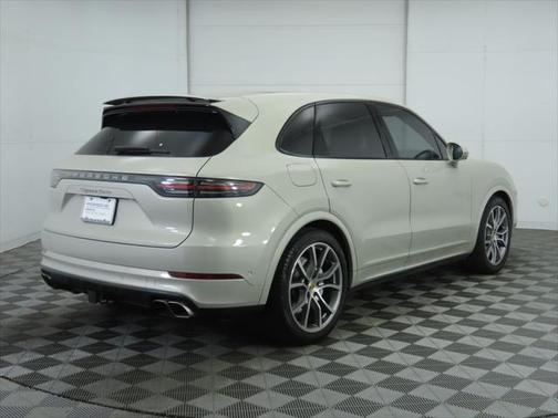 2022 Porsche Cayenne Turbo
