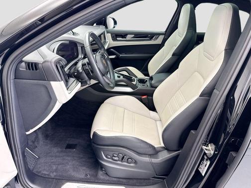 Black 2024 Porsche Cayenne Cayenne S E-Hybrid