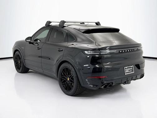 Black 2024 Porsche Cayenne Cayenne S E-Hybrid