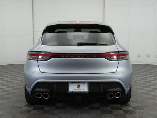 2025 Porsche Macan Base
