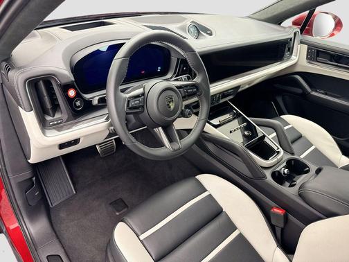 2025 Porsche Cayenne Turbo