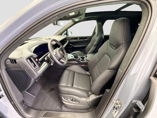 Arctic Grey 2026 Porsche Cayenne GTS