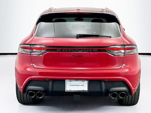 2026 Porsche Macan 