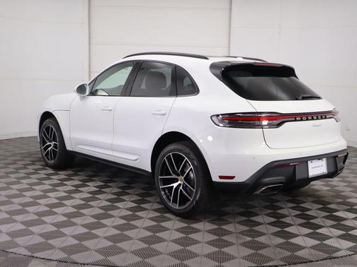 2025 Porsche Macan 