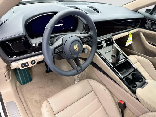 2026 Porsche Panamera 