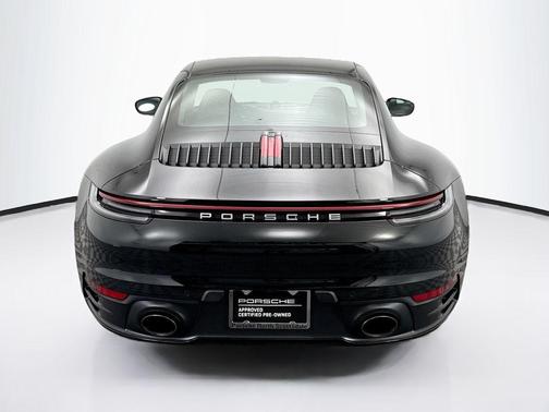 2022 Porsche 911 Carrera
