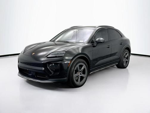 2026 Porsche Macan 4