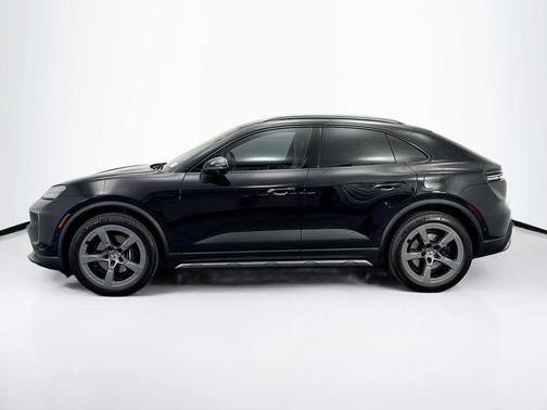 2026 Porsche Macan 4