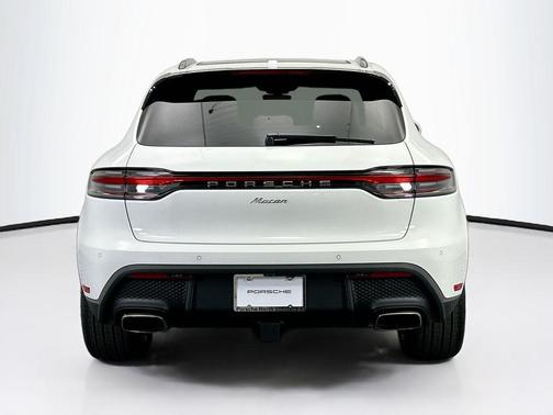 2026 Porsche Macan 