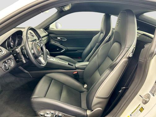 2025 Porsche 718 Cayman 