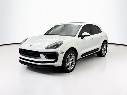 2023 Porsche Macan Base (PDK)