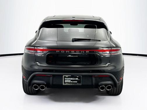 2025 Porsche Macan Base