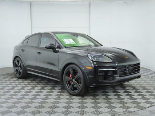 2025 Porsche Cayenne GTS