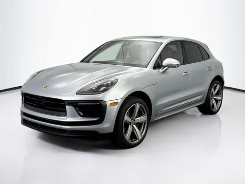 2025 Porsche Macan Base