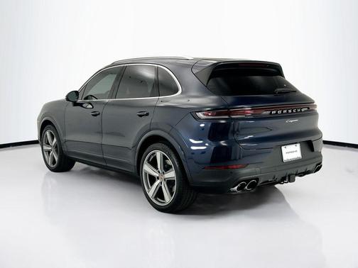 Algarve Blue Metallic 2026 Porsche Cayenne Cayenne