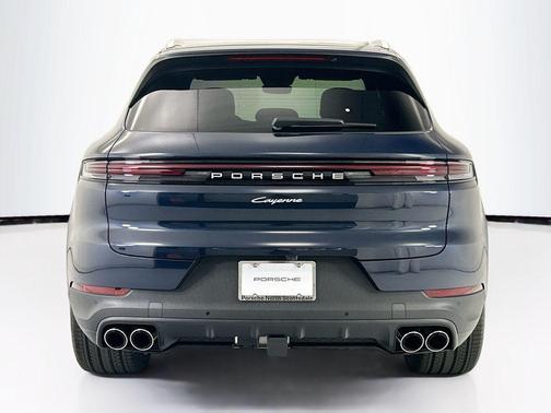 Algarve Blue Metallic 2026 Porsche Cayenne Cayenne
