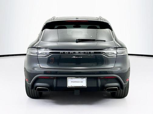 2026 Porsche Macan 