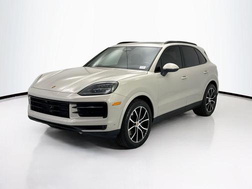 Cashmere Beige Metallic 2026 Porsche Cayenne Cayenne