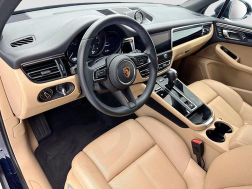 2023 Porsche Macan 