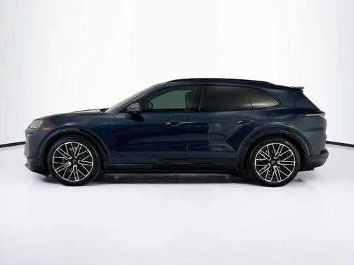 Algarve Blue Metallic 2026 Porsche Cayenne Turbo