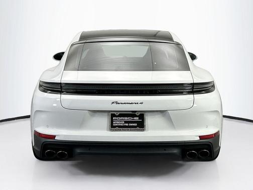2025 Porsche Panamera 4