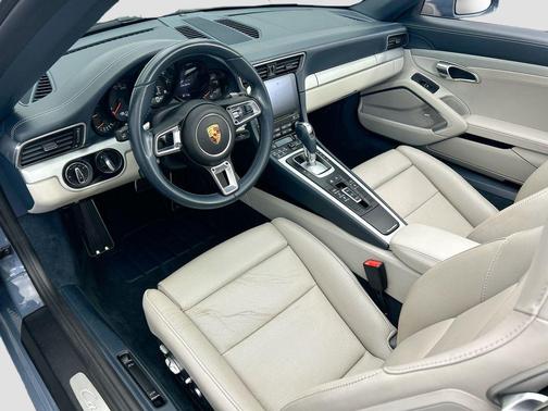 2017 Porsche 911 Carrera