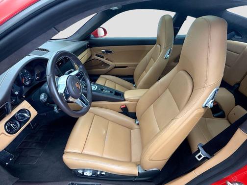 2019 Porsche 911 Carrera