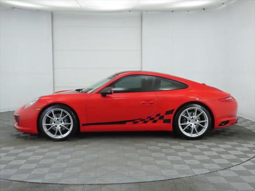 2019 Porsche 911 Carrera