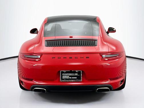 2019 Porsche 911 Carrera