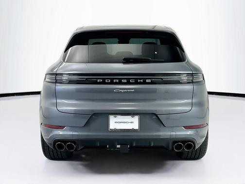 Platinum Silver Metallic 2026 Porsche Cayenne Cayenne