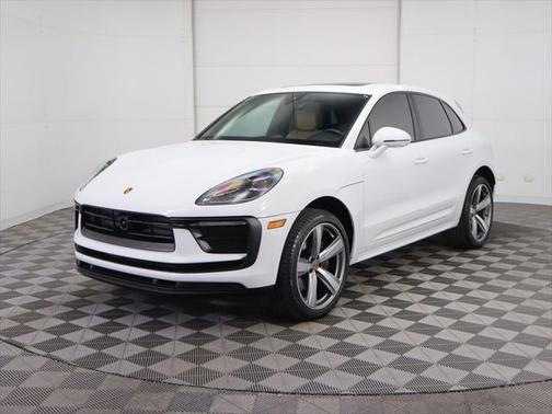 2023 Porsche Macan Base