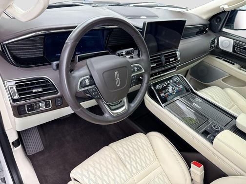 2023 Lincoln Navigator Black Label