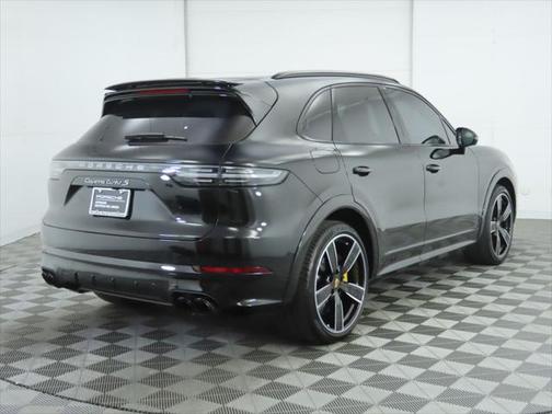 2023 Porsche Cayenne E-Hybrid S