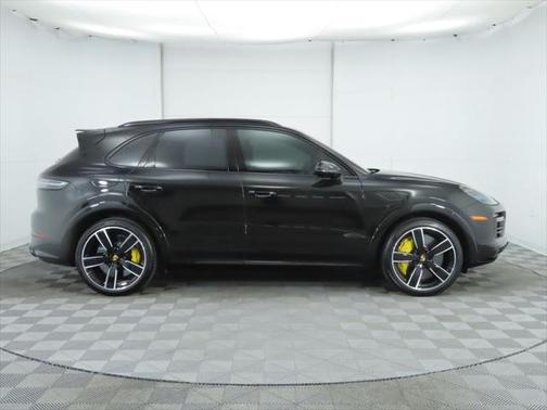 2023 Porsche Cayenne E-Hybrid S
