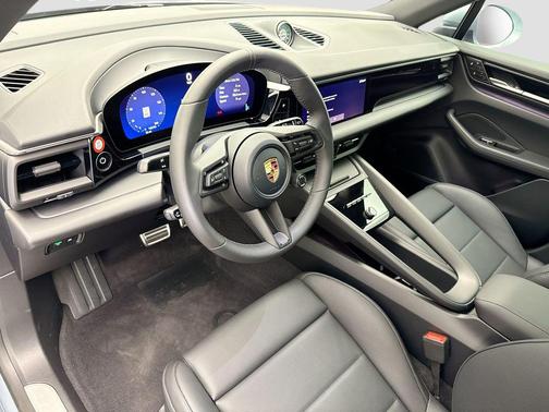 2025 Porsche Macan 4S